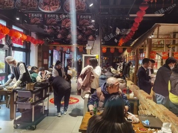 昌平昌平县城160㎡家常菜馆转让，公司照可过户，可餐饮