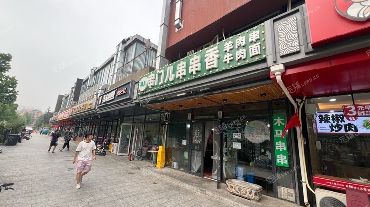 朝阳东坝155㎡商铺出租，可办照，可明火，可餐饮
