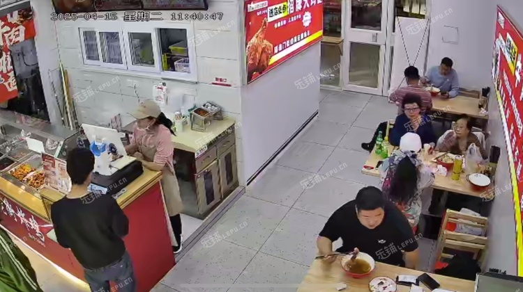 朝阳双桥103㎡米粉/米线/面馆转让，公司照可过户，可明火，可餐饮
