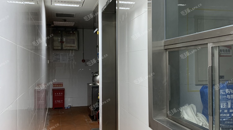 大兴亦庄220㎡商铺出租，可办照，可明火，可餐饮