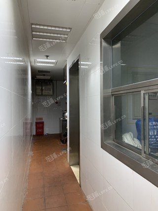 大兴亦庄220㎡商铺出租，可办照，可明火，可餐饮