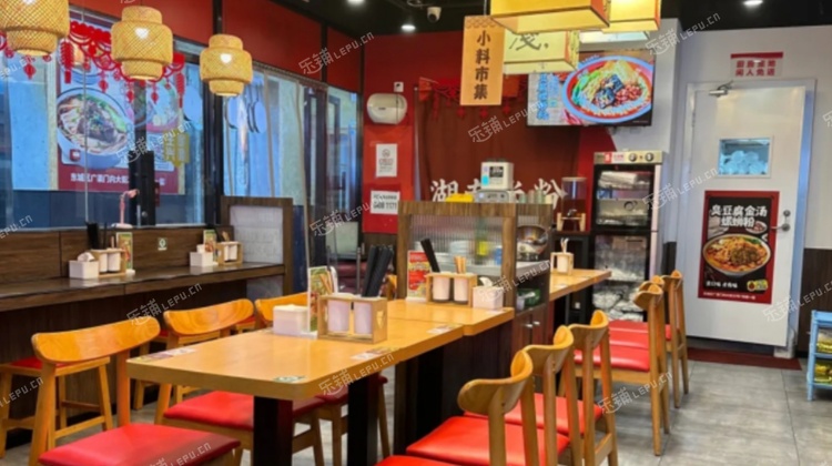 朝阳双井70㎡家常菜馆转让，公司照可过户，可明火，可餐饮