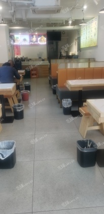 朝阳大望路120㎡家常菜馆转让，公司照可过户，可明火，可餐饮