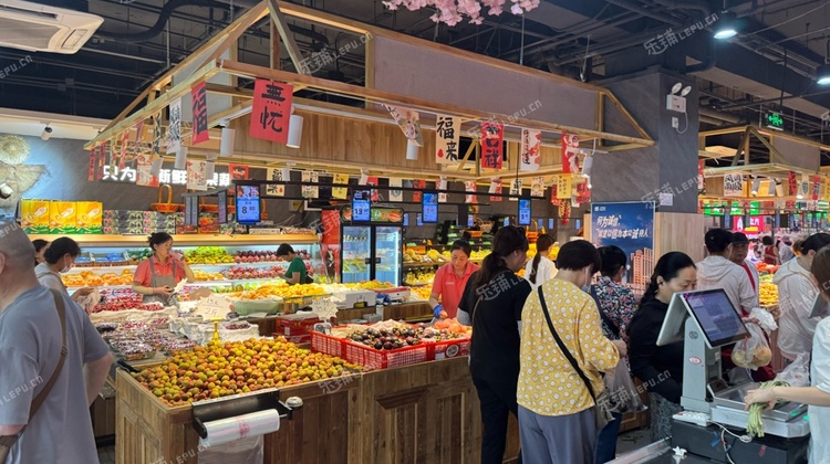 西城西单18㎡小吃快餐店(窗口)转让，可办照，可餐饮