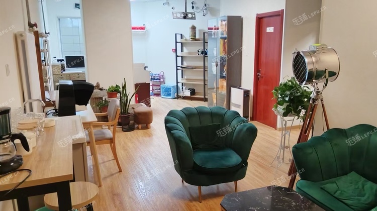 大兴生物医药基地136㎡商铺出租，可办照，可明火，可餐饮